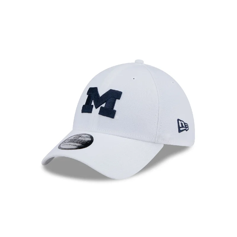 Michigan Wolverines Chrome 39THIRTY Stretch Fit Hat