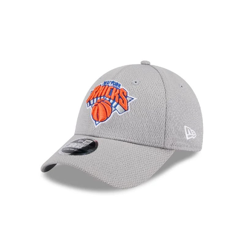 New York Knicks Gray 9FORTY Stretch-Snap Hat